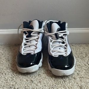 Jordan air, they are a kids 6.5 but I’m women’s a size 8